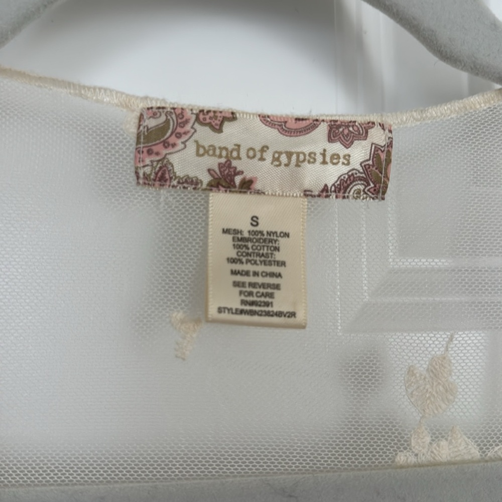 Band of gypsies intimate kimono robe in cream lace- small - Picture 2 of 3